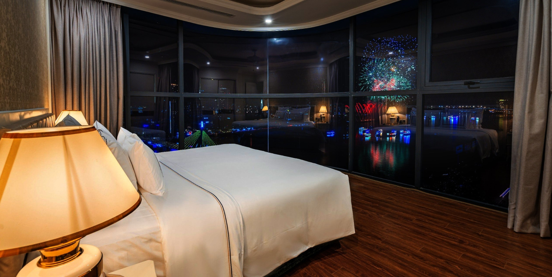 Top 7 khách sạn ven sông Hàn Đà Nẵng lý tưởng cho mùa DIFF 2025
 - 3